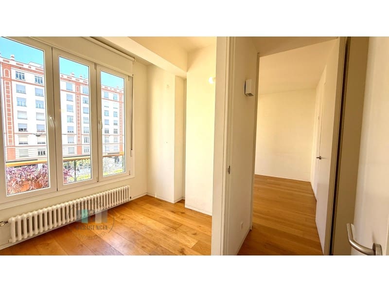 4 chambre Appartement à vendre à Castello de la Plana avec garage - 305 000 € (Ref: 9434728)