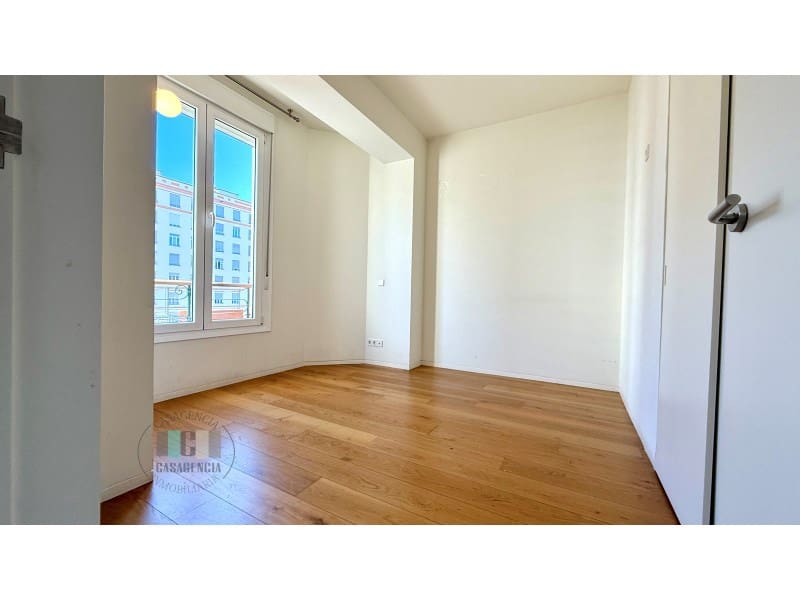 4 chambre Appartement à vendre à Castello de la Plana avec garage - 305 000 € (Ref: 9434728)