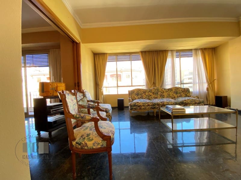 4 sovrum Lägenhet till salu i Castello de la Plana med garage - 385 000 € (Ref: 9434730)