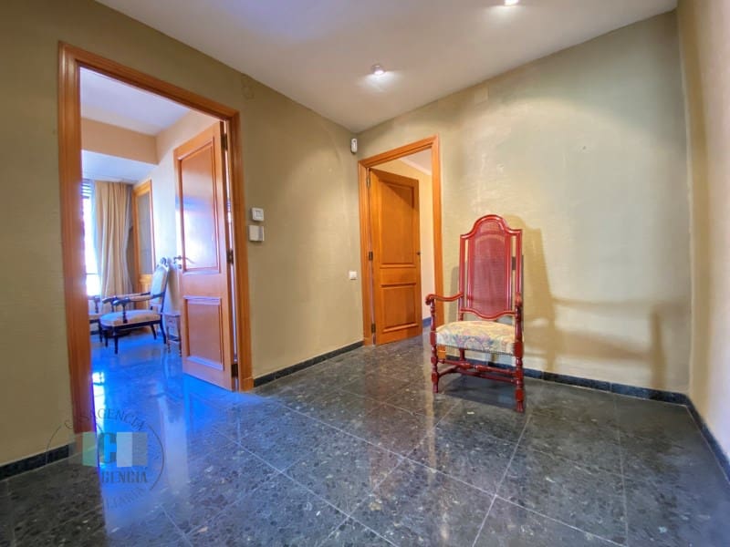 4 sovrum Lägenhet till salu i Castello de la Plana med garage - 385 000 € (Ref: 9434730)