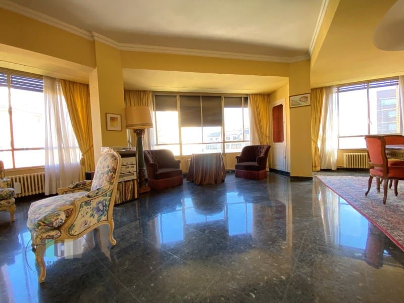 4 sovrum Lägenhet till salu i Castello de la Plana med garage - 385 000 € (Ref: 9434730)