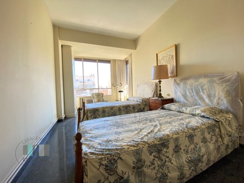 4 sovrum Lägenhet till salu i Castello de la Plana med garage - 385 000 € (Ref: 9434730)