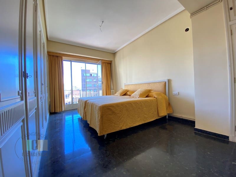 4 sovrum Lägenhet till salu i Castello de la Plana med garage - 385 000 € (Ref: 9434730)