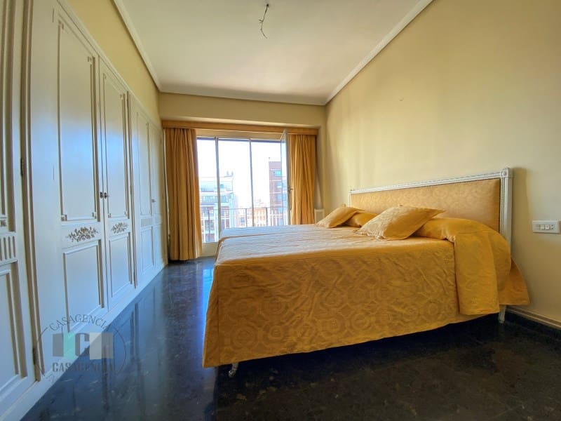 4 sovrum Lägenhet till salu i Castello de la Plana med garage - 385 000 € (Ref: 9434730)