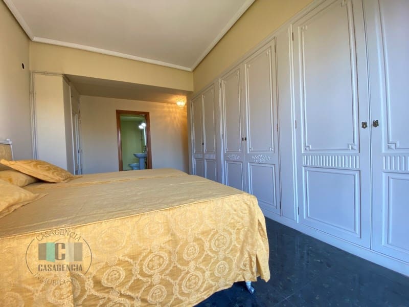 4 sovrum Lägenhet till salu i Castello de la Plana med garage - 385 000 € (Ref: 9434730)