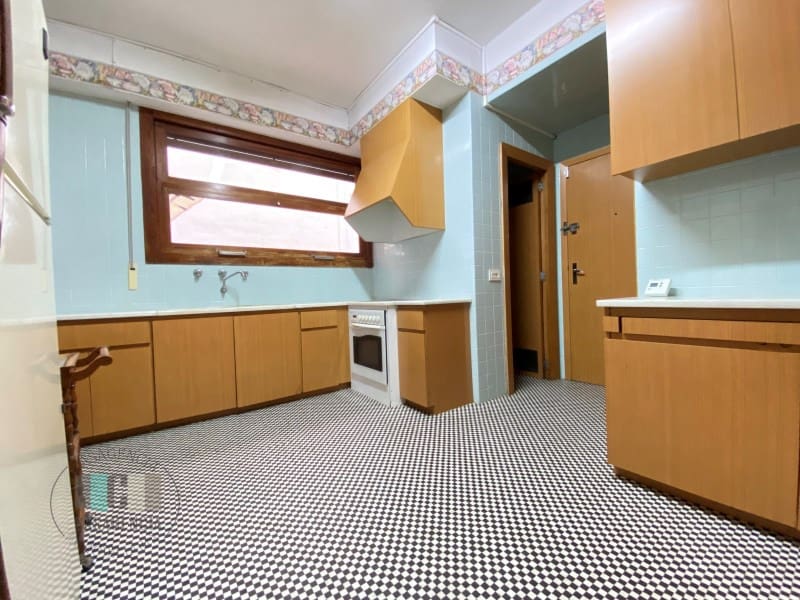 4 sovrum Lägenhet till salu i Castello de la Plana med garage - 385 000 € (Ref: 9434730)