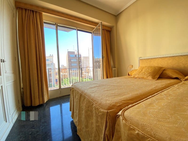 4 sovrum Lägenhet till salu i Castello de la Plana med garage - 385 000 € (Ref: 9434730)