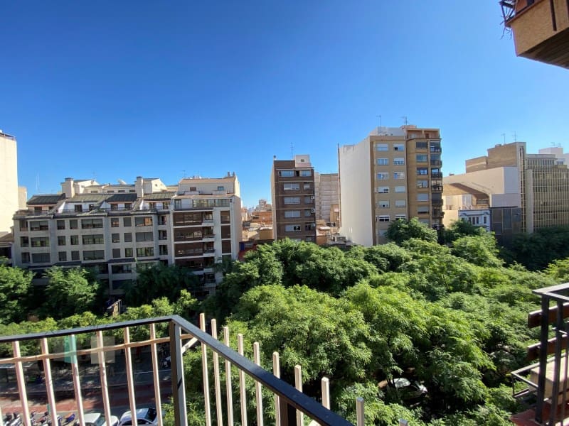 4 sovrum Lägenhet till salu i Castello de la Plana med garage - 385 000 € (Ref: 9434730)