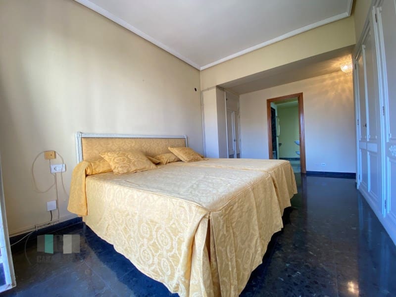 4 sovrum Lägenhet till salu i Castello de la Plana med garage - 385 000 € (Ref: 9434730)