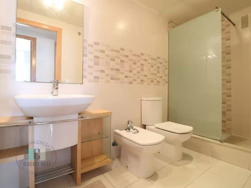 2 chambre Appartement à vendre à Castello de la Plana avec garage - 240 000 € (Ref: 9434732)