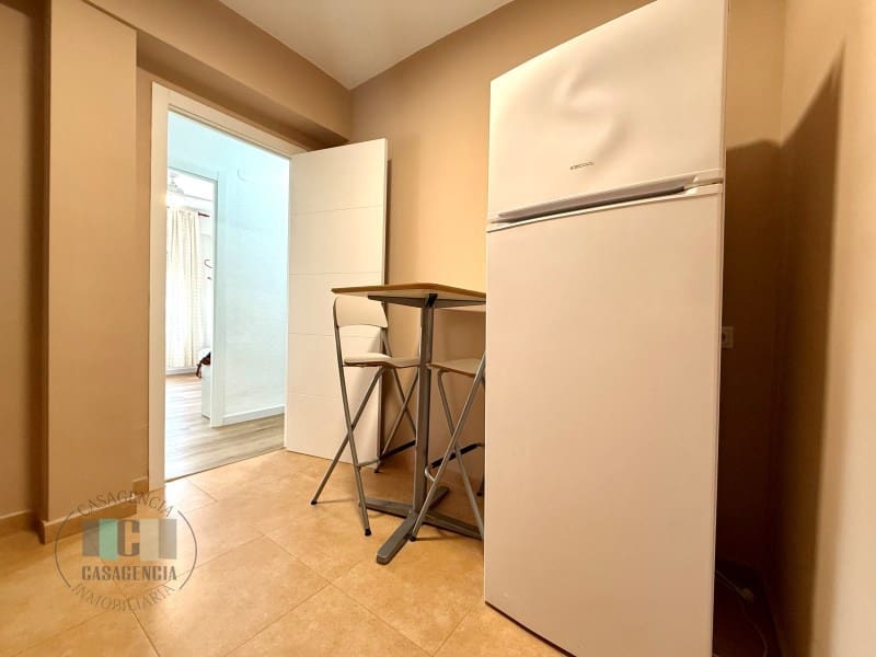 4 slaapkamer Flat te huur in Benicassim - € 1.000 (Ref: 9446670)