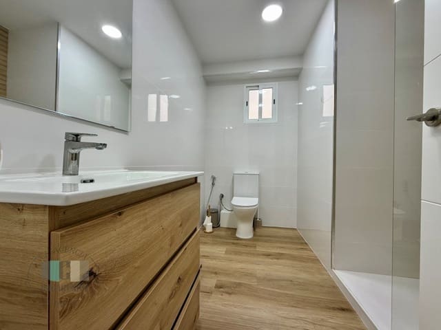 4 slaapkamer Flat te huur in Benicàssim - € 1.000 (Ref: 9446670)