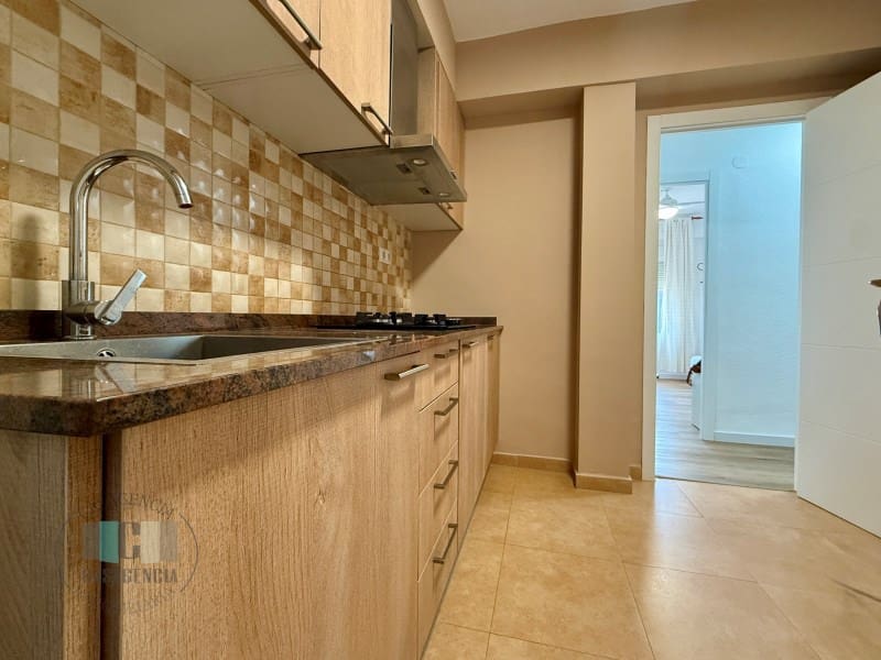 4 slaapkamer Flat te huur in Benicassim - € 1.000 (Ref: 9446670)