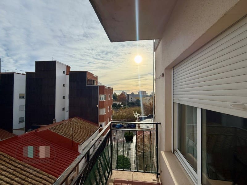 4 slaapkamer Flat te huur in Benicassim - € 1.000 (Ref: 9446670)