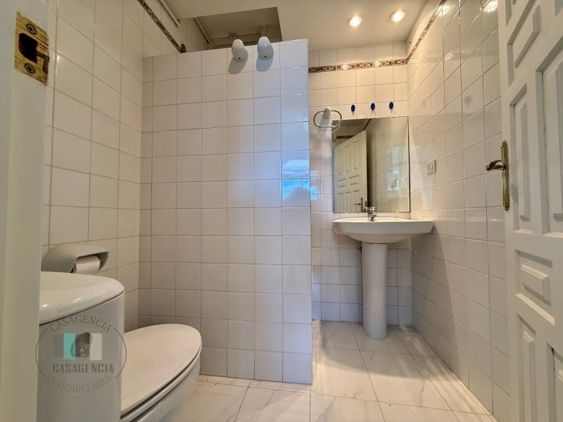 4 slaapkamer Flat te koop in Castello de la Plana met garage - € 270.000 (Ref: 9452127)