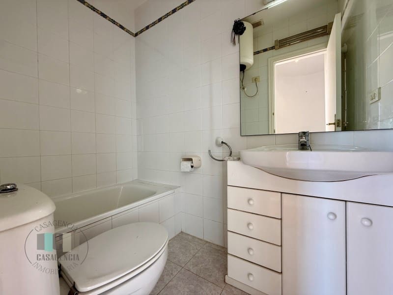 4 slaapkamer Flat te koop in Castello de la Plana met garage - € 270.000 (Ref: 9452127)