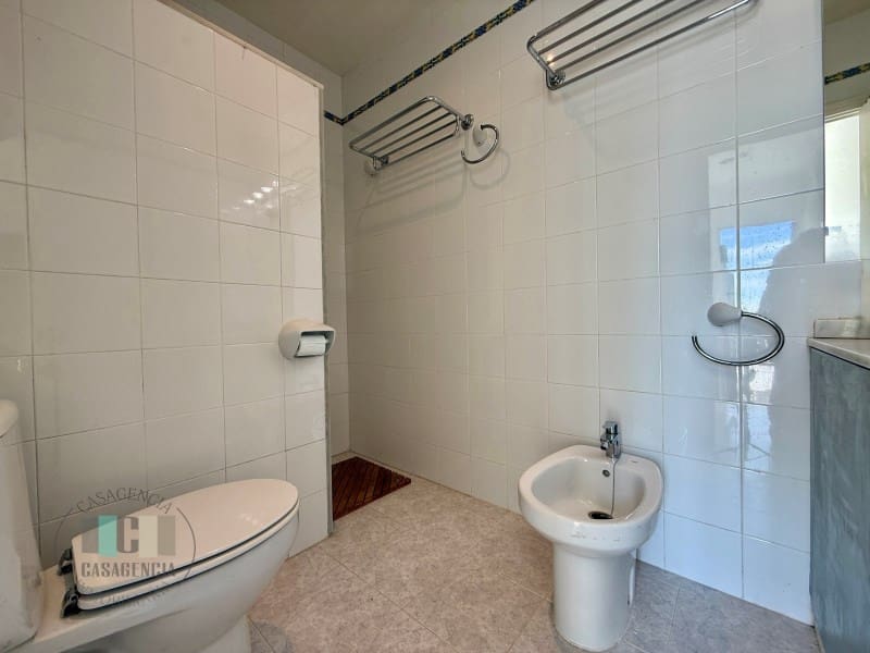 4 slaapkamer Flat te koop in Castello de la Plana met garage - € 270.000 (Ref: 9452127)