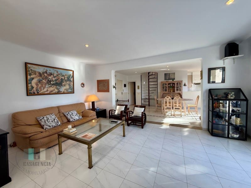 4 slaapkamer Flat te koop in Castello de la Plana met garage - € 270.000 (Ref: 9452127)