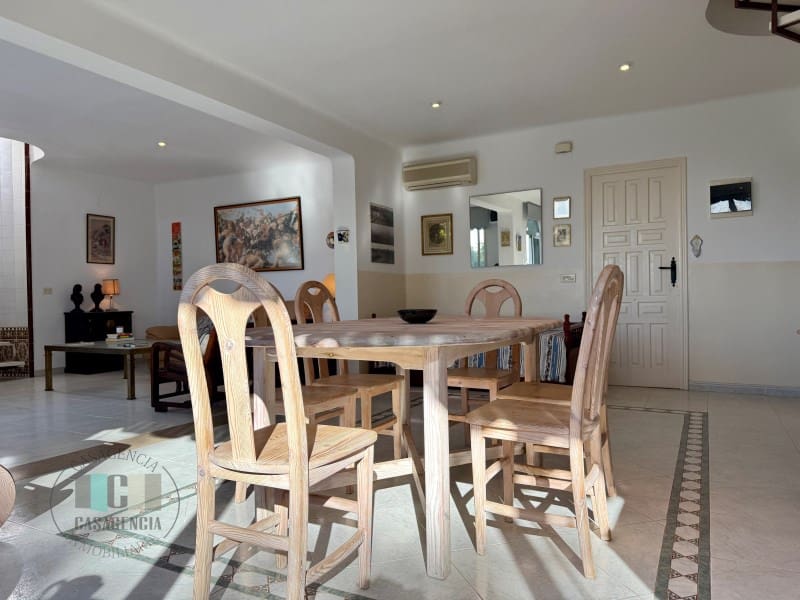 4 slaapkamer Flat te koop in Castello de la Plana met garage - € 270.000 (Ref: 9452127)