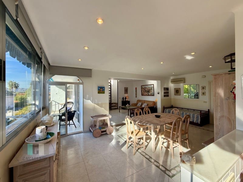 4 slaapkamer Flat te koop in Castello de la Plana met garage - € 270.000 (Ref: 9452127)