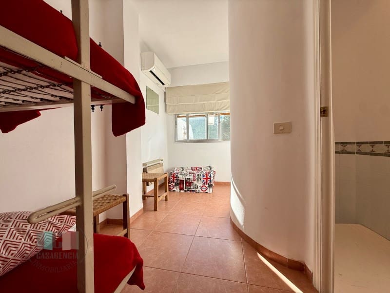 4 slaapkamer Flat te koop in Castello de la Plana met garage - € 270.000 (Ref: 9452127)