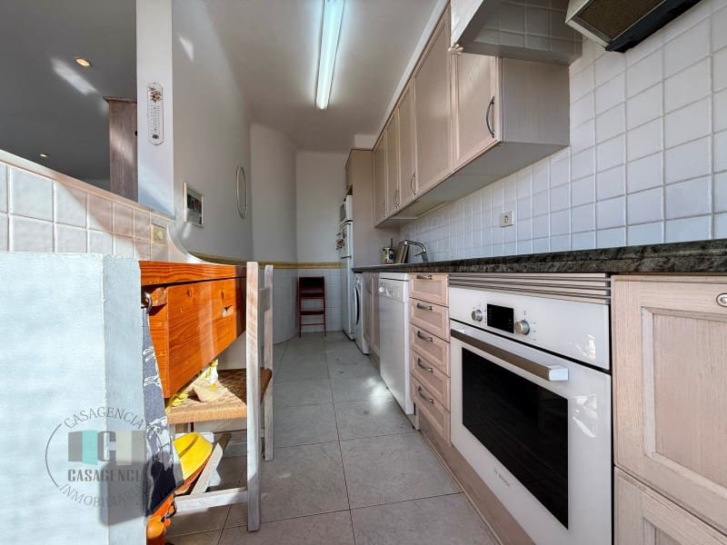 4 slaapkamer Flat te koop in Castello de la Plana met garage - € 270.000 (Ref: 9452127)