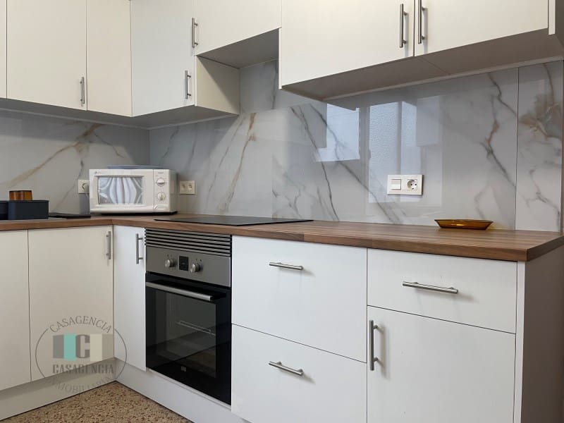 3 bedroom Flat for sale in Oropesa  - € 115,000 (Ref: 9476110)