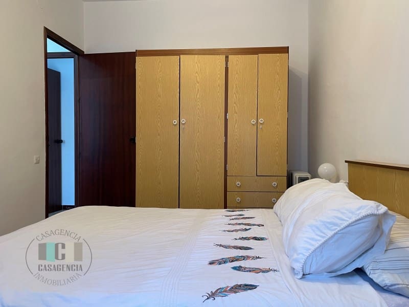 3 bedroom Flat for sale in Oropesa  - € 115,000 (Ref: 9476110)