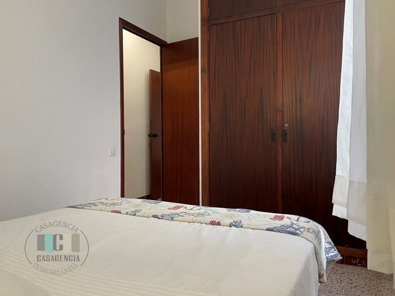 3 bedroom Flat for sale in Oropesa  - € 115,000 (Ref: 9476110)