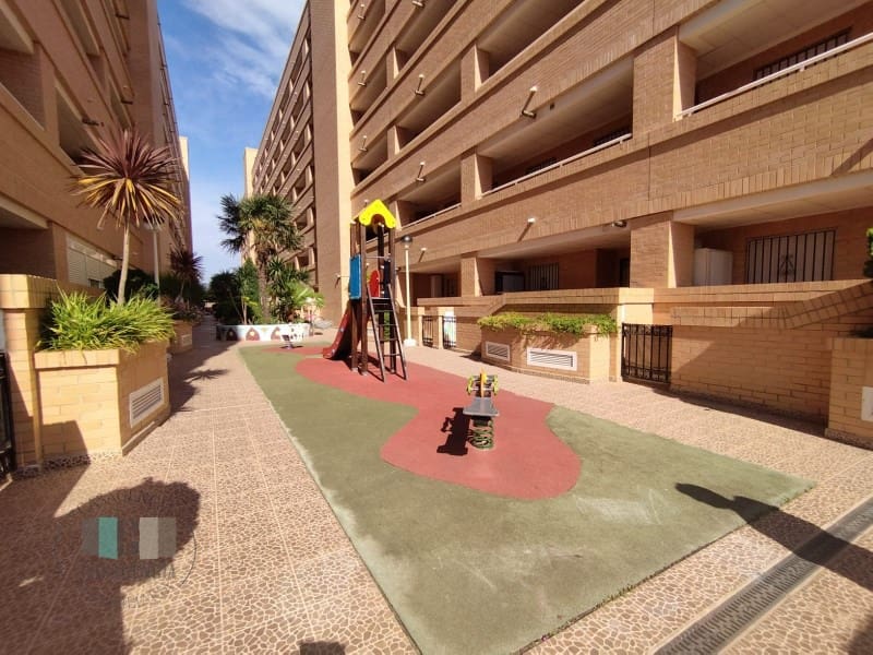 2 slaapkamer Appartement te huur in Cabanes met garage - € 600 (Ref: 9491449)