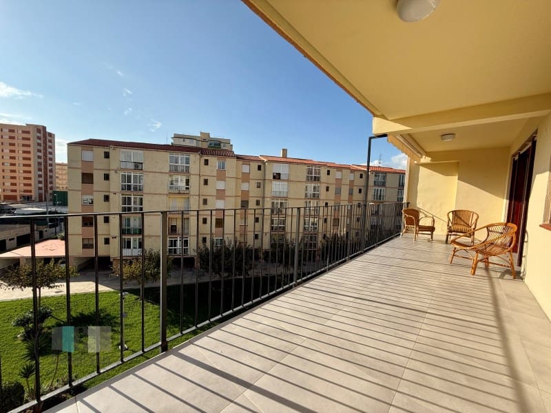 3 bedroom Apartment for rent in Benicassim with garage - € 875 (Ref: 9494620)