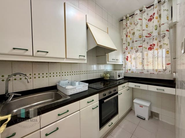 3 bedroom Apartment for rent in Benicàssim - € 850 (Ref: 9502368)