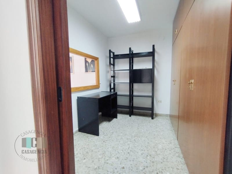 Kontor till salu i Castello de la Plana - 50 000 € (Ref: 9504664)