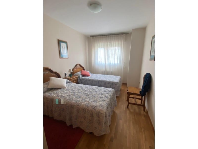 4 bedroom Flat for rent in Castello de la Plana with garage - € 1,200 (Ref: 9531990)