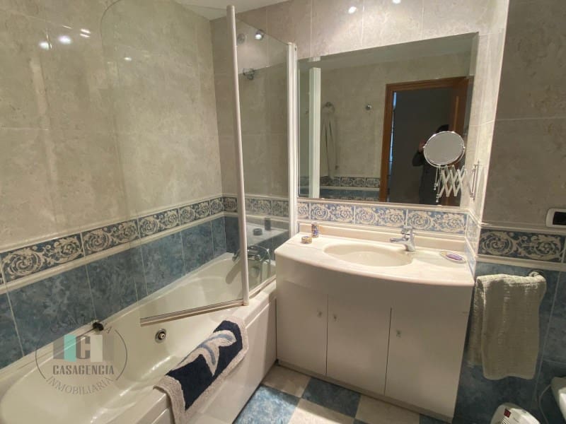 4 bedroom Flat for rent in Castello de la Plana with garage - € 1,200 (Ref: 9531990)