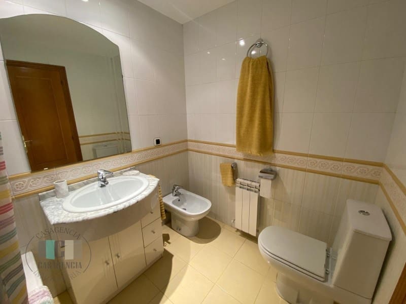 4 bedroom Flat for rent in Castello de la Plana with garage - € 1,200 (Ref: 9531990)