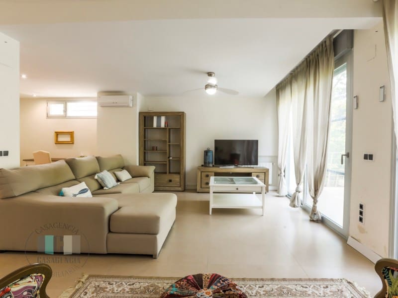 6 slaapkamer Halfvrijstaande villa te huur in Benicassim met zwembad - € 2.900 (Ref: 9565243)