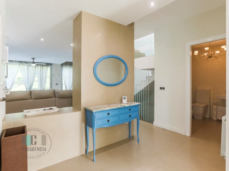 6 slaapkamer Halfvrijstaande villa te huur in Benicassim met zwembad - € 2.900 (Ref: 9565243)