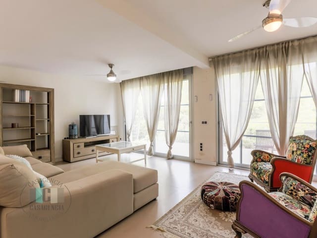 6 soveværelse Semi-Rækkehus til leje i Benicàssim med swimmingpool - € 2.900 (Ref: 9565243)