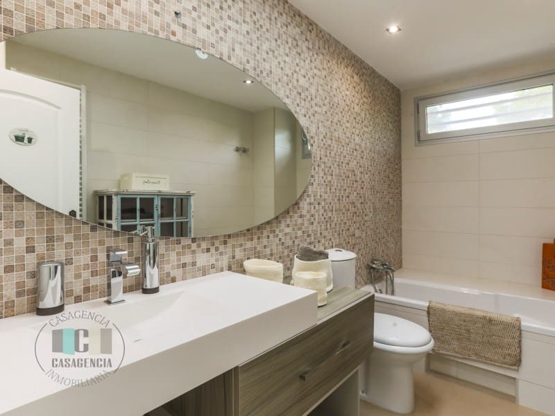 6 slaapkamer Halfvrijstaande villa te huur in Benicassim met zwembad - € 2.900 (Ref: 9565243)