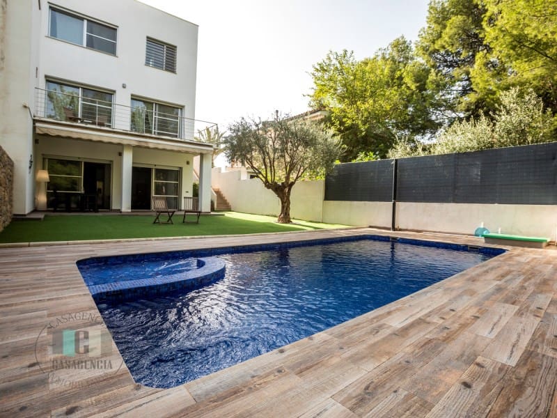 6 slaapkamer Halfvrijstaande villa te huur in Benicassim met zwembad - € 2.900 (Ref: 9565243)