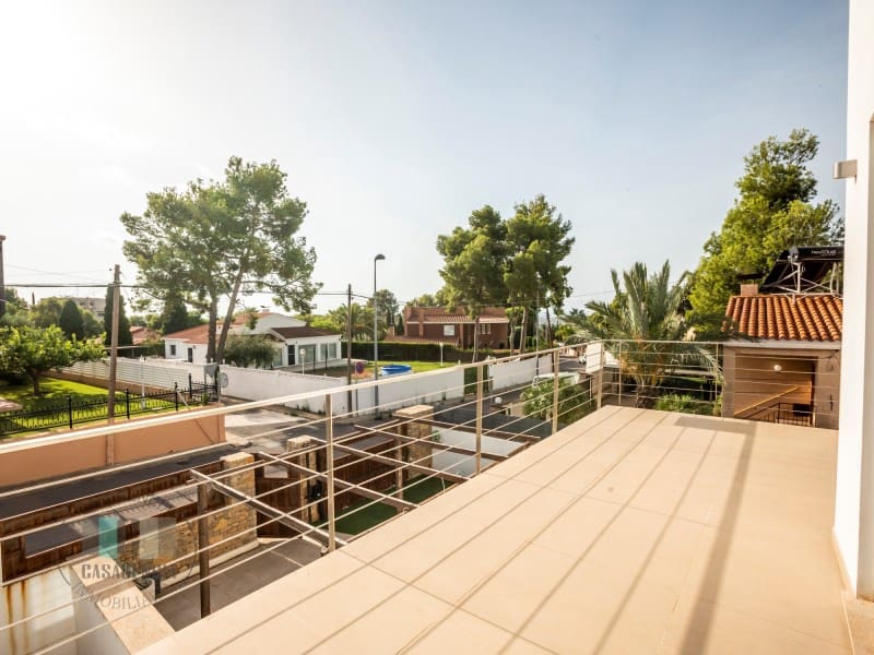 6 slaapkamer Halfvrijstaande villa te huur in Benicassim met zwembad - € 2.900 (Ref: 9565243)