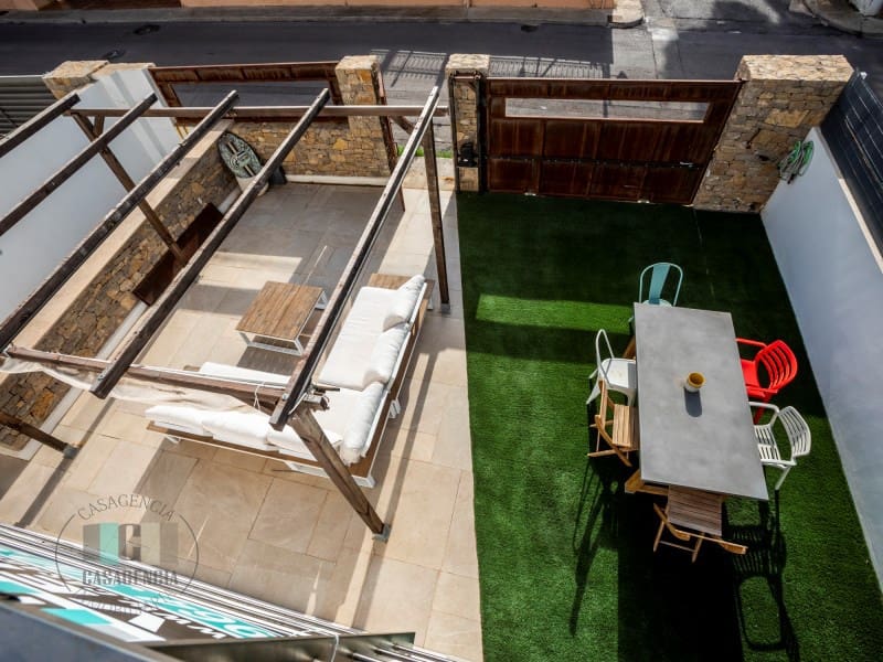 6 slaapkamer Halfvrijstaande villa te huur in Benicassim met zwembad - € 2.900 (Ref: 9565243)