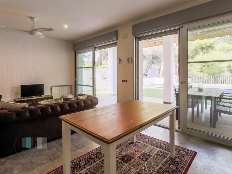 6 slaapkamer Halfvrijstaande villa te huur in Benicassim met zwembad - € 2.900 (Ref: 9565243)