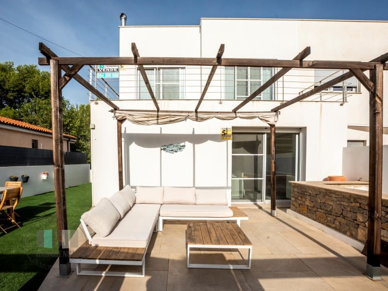 6 slaapkamer Halfvrijstaande villa te huur in Benicassim met zwembad - € 2.900 (Ref: 9565243)