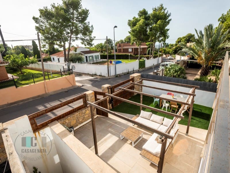 6 slaapkamer Halfvrijstaande villa te huur in Benicassim met zwembad - € 2.900 (Ref: 9565243)