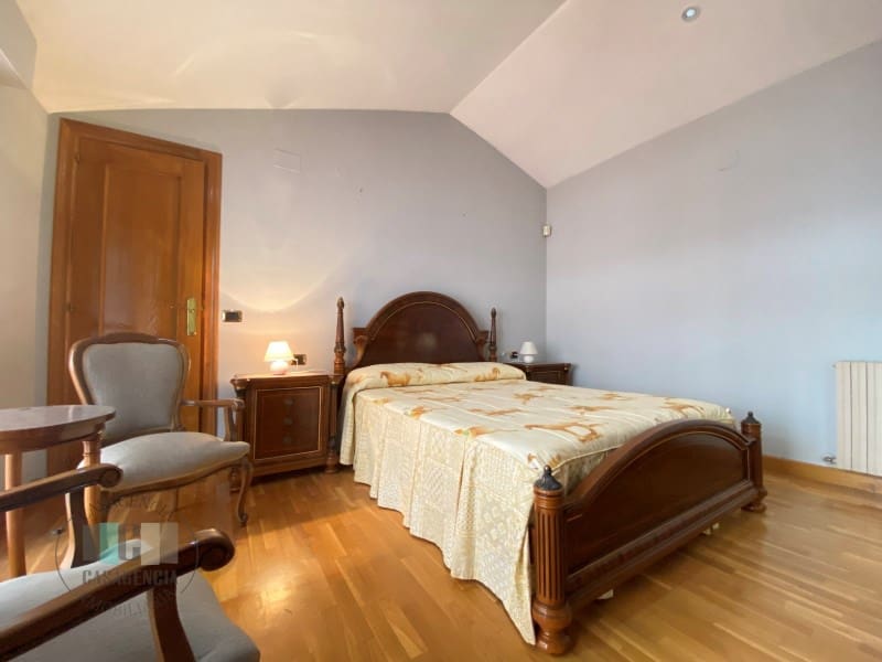 4 camera da letto Appartamento in vendita in Castello de la Plana con garage - 300.000 € (Rif: 9574863)