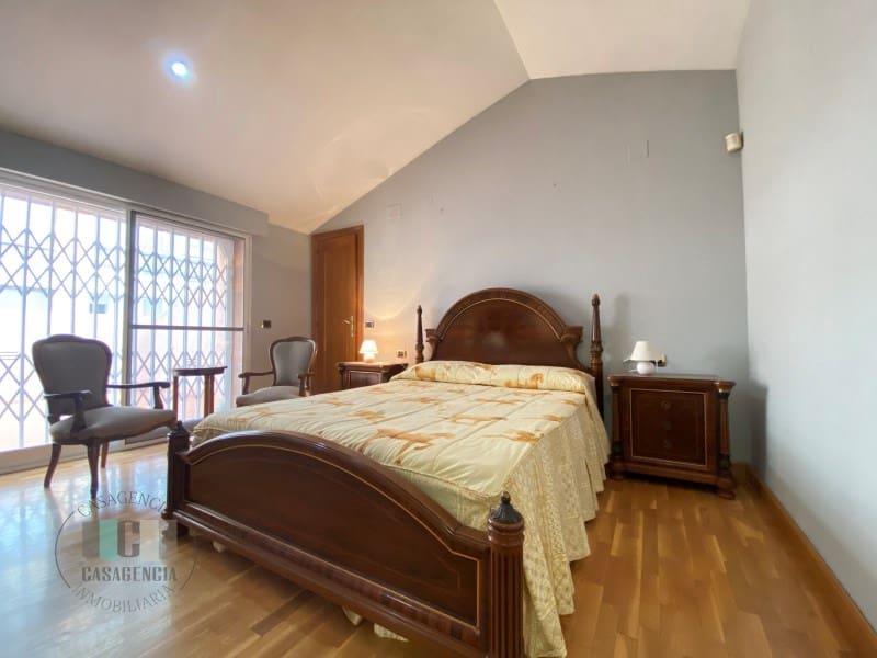 4 camera da letto Appartamento in vendita in Castello de la Plana con garage - 300.000 € (Rif: 9574863)