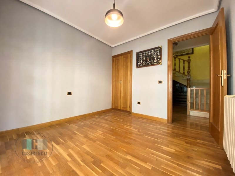 4 camera da letto Appartamento in vendita in Castello de la Plana con garage - 300.000 € (Rif: 9574863)