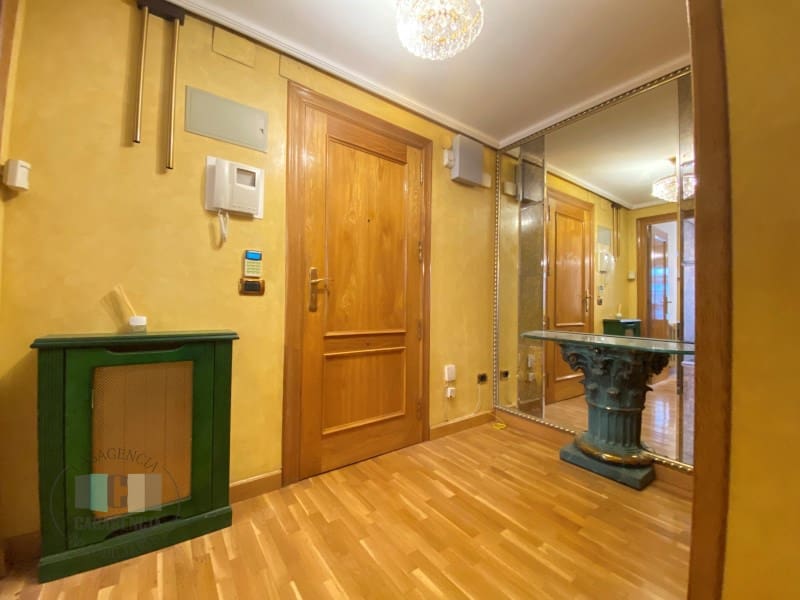 4 camera da letto Appartamento in vendita in Castello de la Plana con garage - 300.000 € (Rif: 9574863)